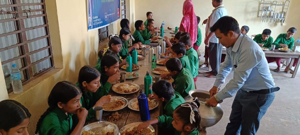 Charity at Shree Janta Prathmik Vidhyalaya